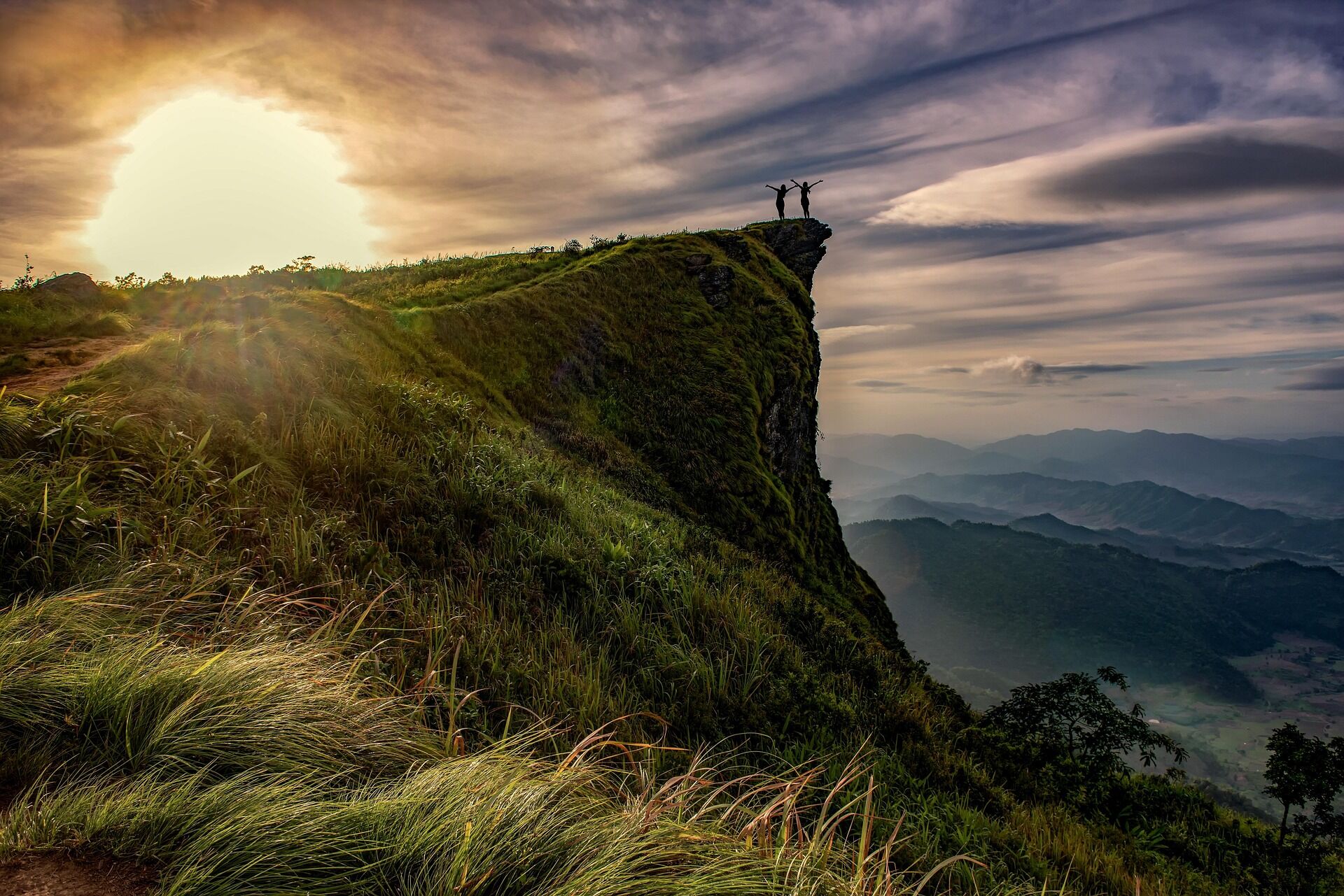 Experience Chiang Khong’s culture with weather-smart tours